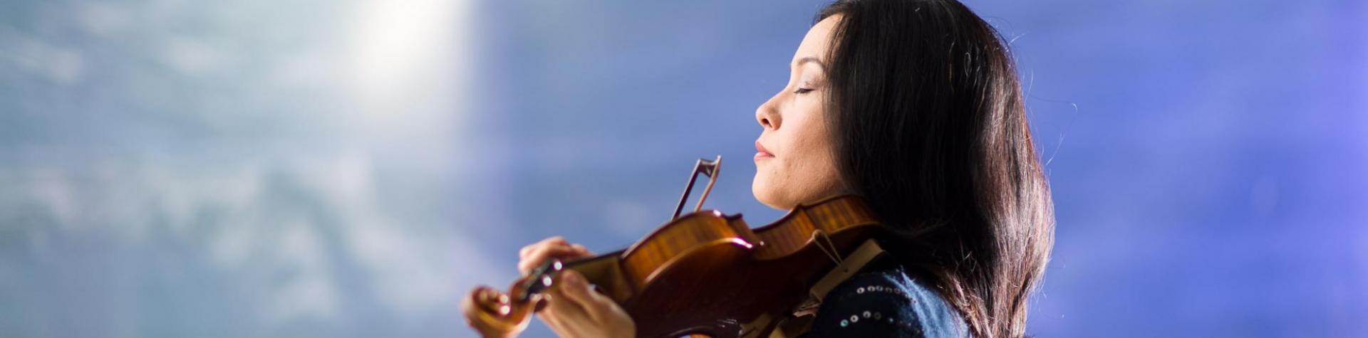 Violin player dramatic - Give to The Royal Conservatory